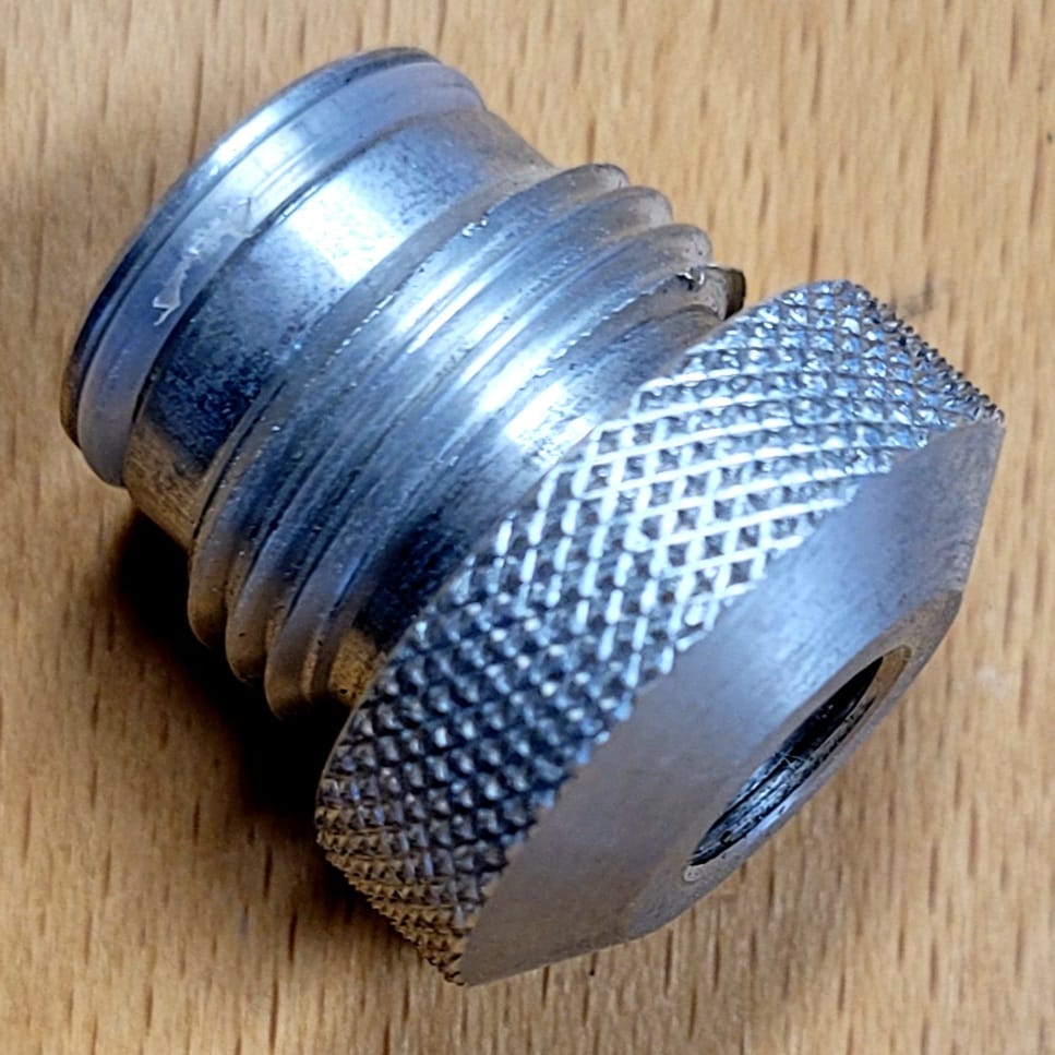 VolcAno ASA Adapter naaras, musta